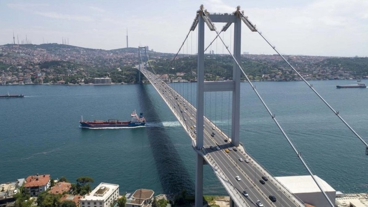 İstanbul’da askıya alınan gemi trafiği yeniden normale döndü